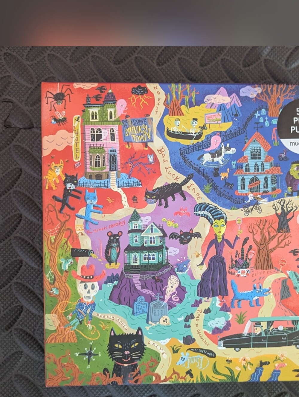 500 Piece Mudpuppy Puzzle - Spooky Town - Read Description
